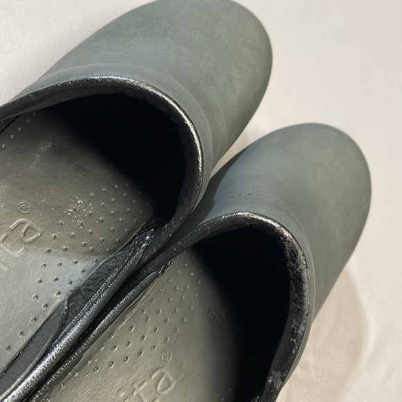 Sanita Women’s Clogs Slip-On Closed Back Leather Upper Size 38 Used PreOwned - Picture 7 of 17